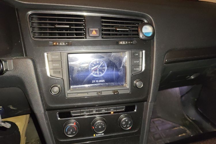 大众 高尔夫 2017款 1.6L 自动舒适百万辆纪念版中控内饰16