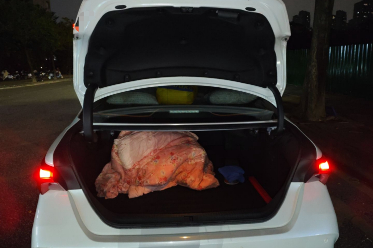 丰田 亚洲龙 2023款 2.0L 豪华版中控内饰23