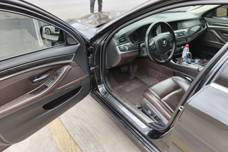 宝马5系 2017款 528Li 豪华设计套装中控内饰20