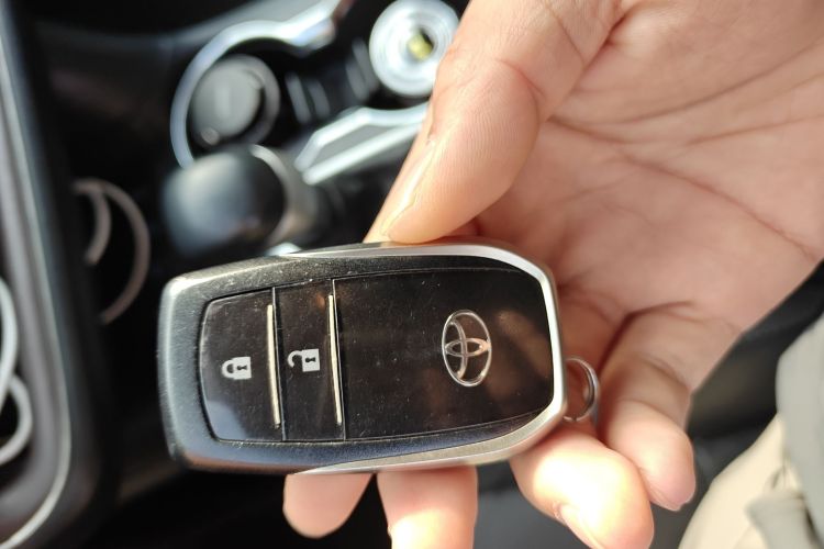 丰田 汉兰达 2017款 2.0T 四驱豪华版 7座中控内饰11