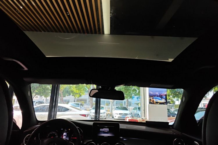 奔驰GLC 2019款 GLC 260 L 4MATIC 动感型中控内饰22