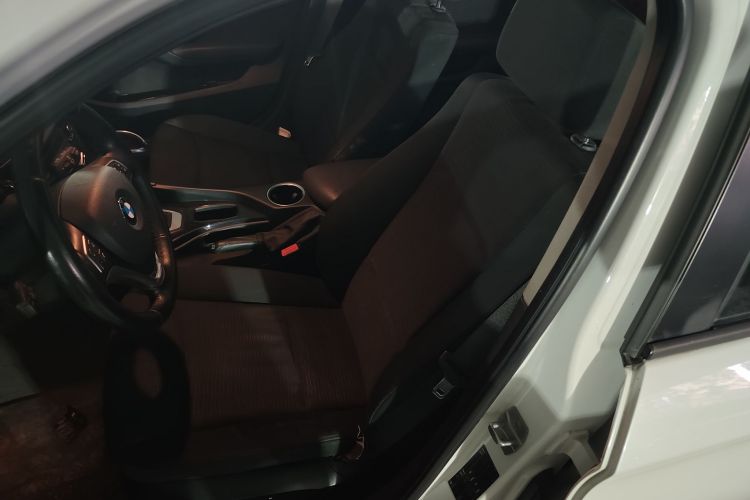 宝马X1 2015款 sDrive18i 时尚晋级版局部细节19