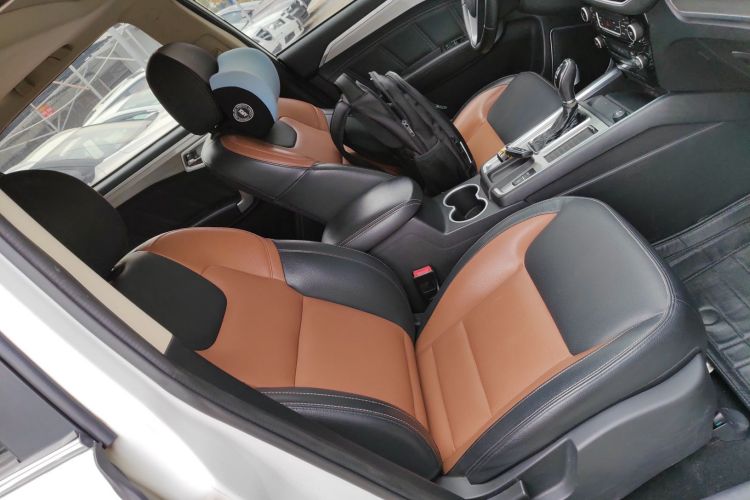 吉利汽车 远景X6 2016款 1.3T CVT豪华型局部细节41