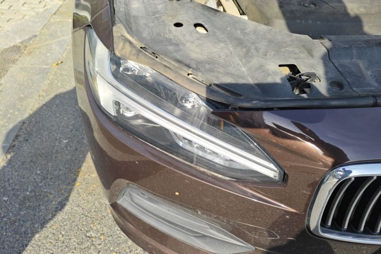 沃尔沃S90 2017款 T4 智逸版车身外观8