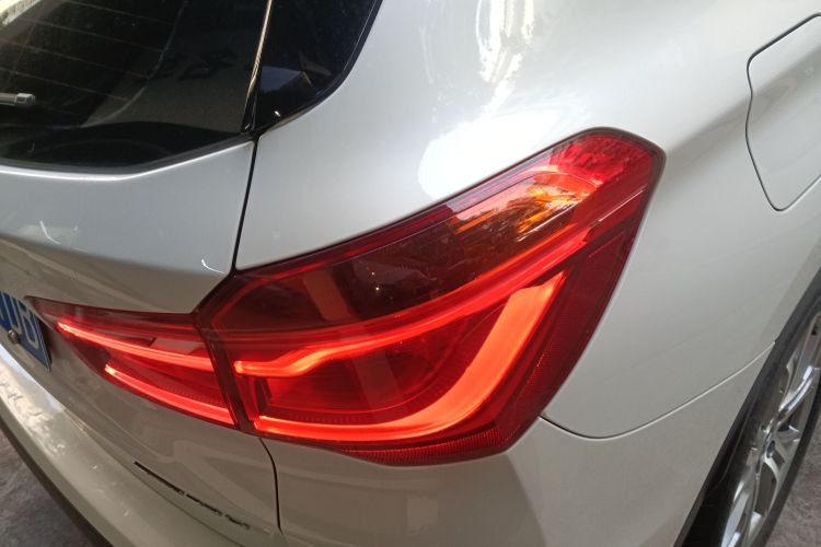 宝马X1 2019款 sDrive20Li 领先型车身外观9