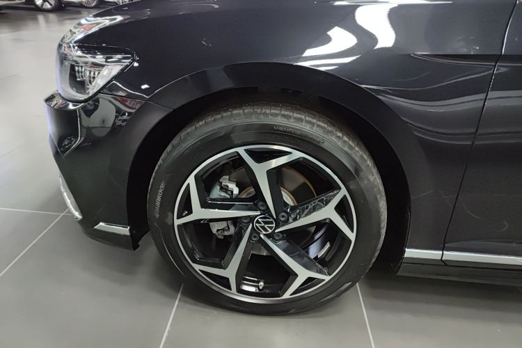 大众 迈腾 2025款 众享款 330TSI DSG豪华型车身外观6007