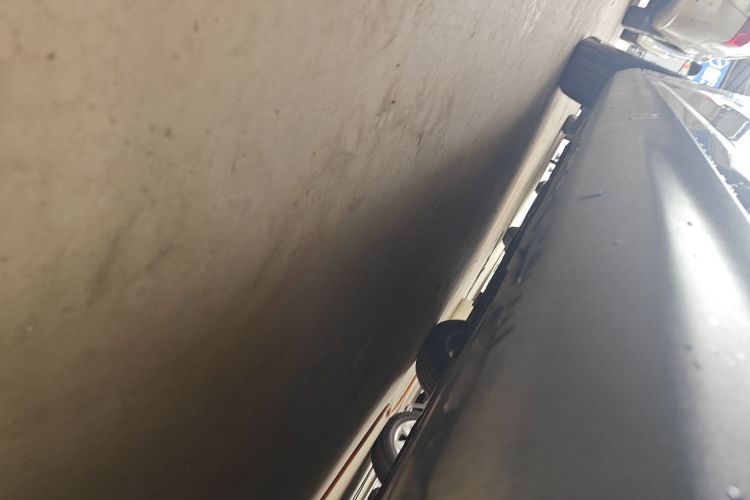 福特 福克斯 2012款 三厢 1.6L 手动舒适型局部细节9002