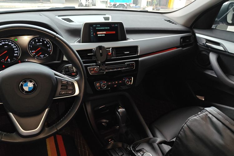 宝马X1 2019款 sDrive20Li 领先型中控内饰16