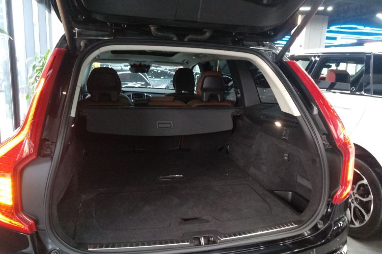 沃尔沃XC90 2019款 T5 智逸版 5座 国VI机舱底盘23