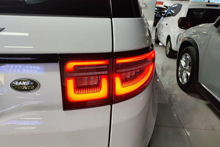 路虎 发现运动版新能源 2022款 改款 P300e 插电式电动混合版车身外观9