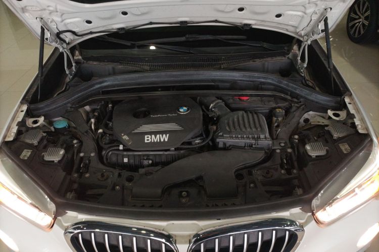 宝马X1 2019款 xDrive20Li 尊享型机舱底盘24