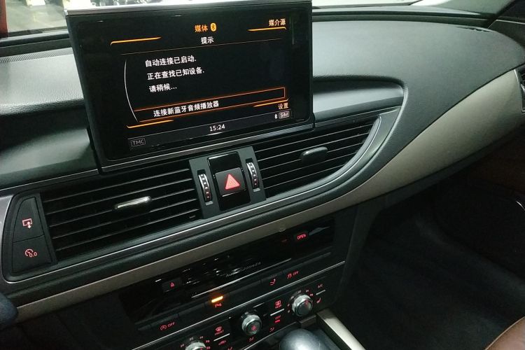 奥迪A7 2017款 40 TFSI 进取型中控内饰16