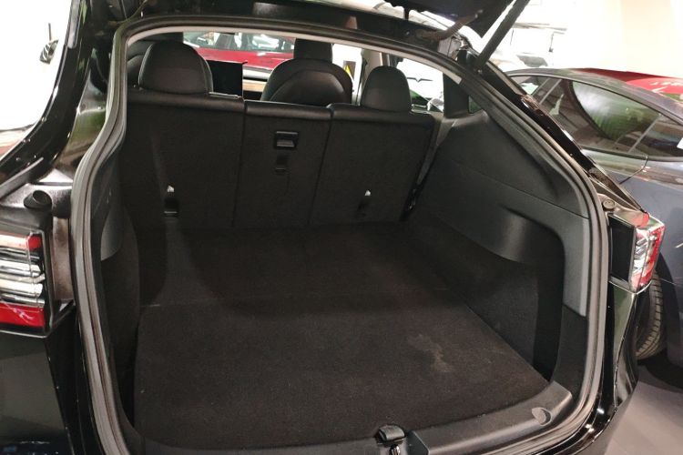 特斯拉 Model Y 2021款 长续航全轮驱动版局部细节23