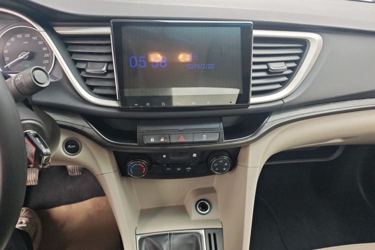 别克 英朗 2016款 15N 手动精英型中控内饰16