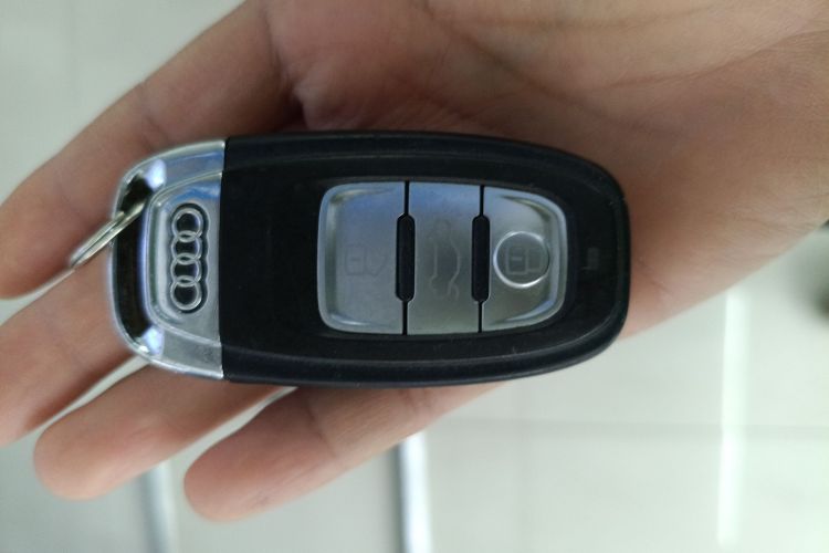 奥迪A4L 2015款 35 TFSI 自动舒适型中控内饰7001