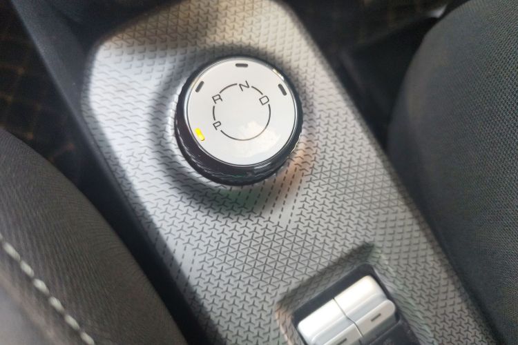 宝骏悦也 2024款 旗舰版中控内饰18