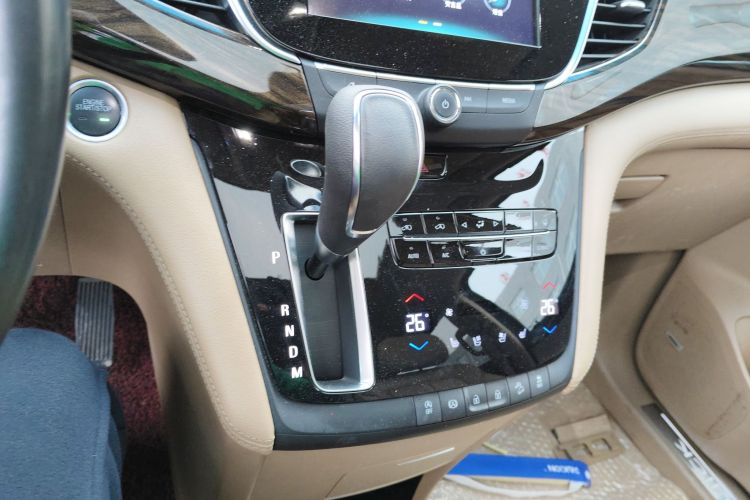 别克GL8 2018款 ES 28T 旗舰型 国VI中控内饰18