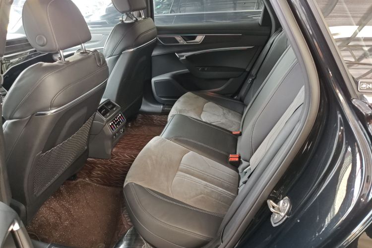 奥迪A6L 2024款 45 TFSI quattro 臻选动感型中控内饰21