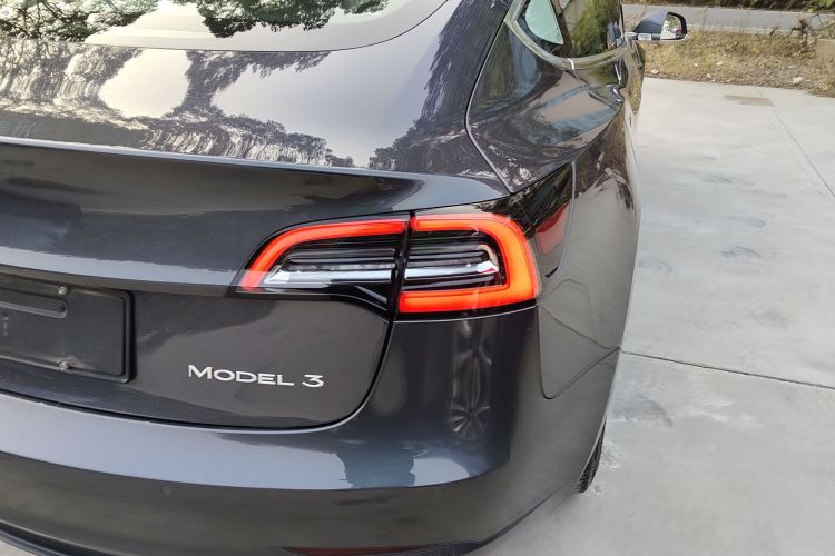 特斯拉 Model 3 2019款 标准续航后驱升级版车身外观9