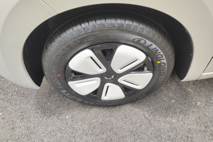 五菱汽车 宏光MINIEV 2025款 四门版 进阶款车身外观6007