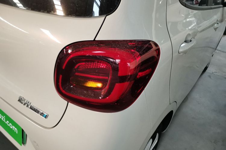 五菱汽车 宏光MINIEV 2025款 四门版 进阶款车身外观9