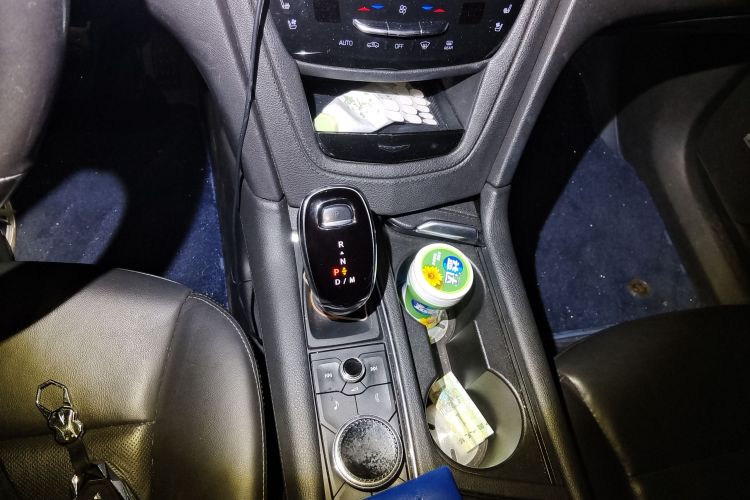 凯迪拉克XT6 2021款 2.0T 六座四驱豪华型中控内饰18