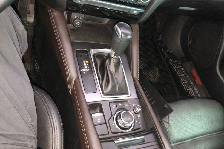 马自达 阿特兹 2018款 2.0L 蓝天豪华版 国V中控内饰18