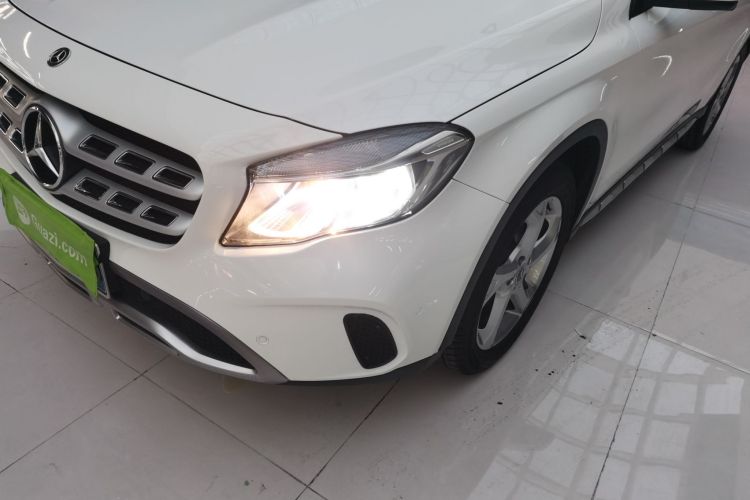 奔驰GLA 2019款 GLA 200 动感型局部细节36