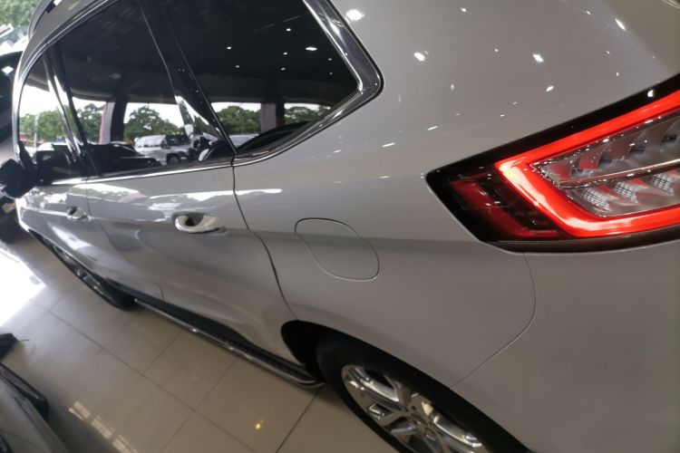 福特 锐界 2015款 2.0T GTDi 两驱豪锐型车身外观4