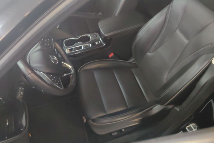 别克 2022款 昂科威S 552T 两驱豪华型中控内饰19