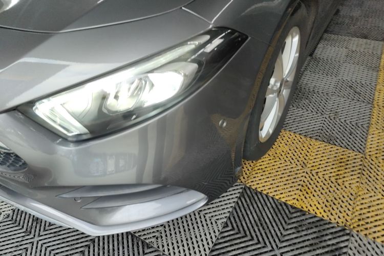 奔驰A级 2021款 A 200 L 运动轿车动感型局部细节36