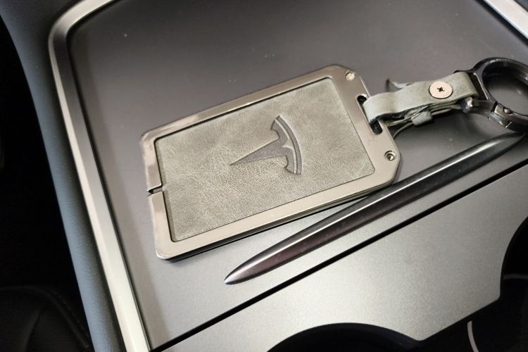 特斯拉 Model Y 2023款 后轮驱动版中控内饰11