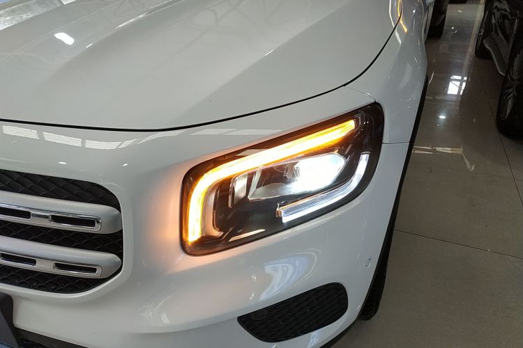 奔驰GLB 2021款 GLB 200 动感型局部细节36