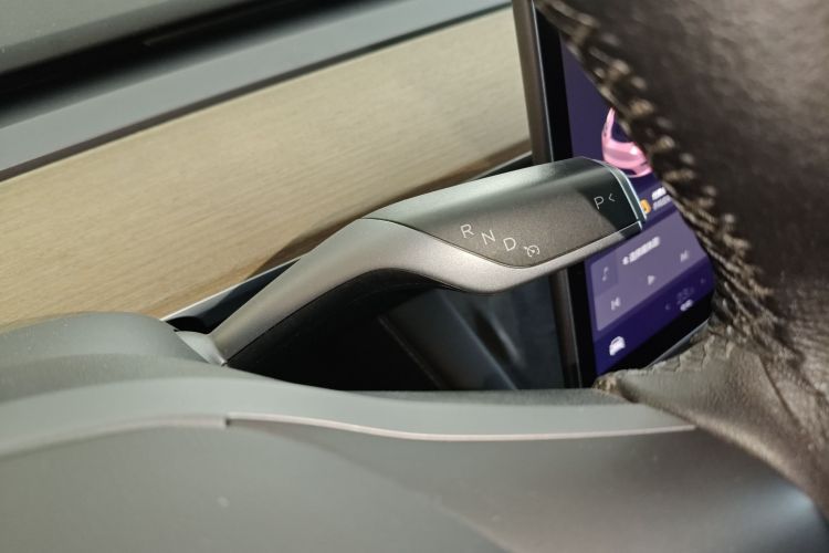 特斯拉 Model Y 2021款 标准续航后驱版中控内饰18