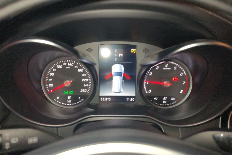 奔驰GLC 2018款 GLC 260 4MATIC 豪华型中控内饰14