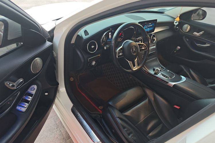 奔驰C级 2019款 C 180 L 时尚型运动版中控内饰20