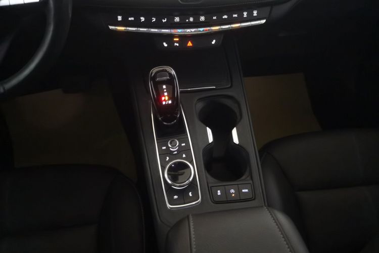 凯迪拉克XT4 2020款 28T 两驱领先型中控内饰18