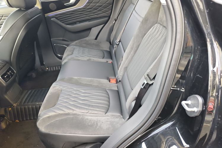 红旗HS5 2022款 改款 2.0T 智联旗享版中控内饰21