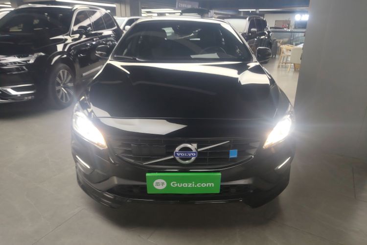 沃尔沃V60 2017款 2.0T Polestar车身外观2