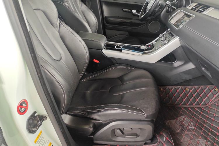 路虎 揽胜极光(进口) 2014款 2.0T 5门耀动版局部细节41