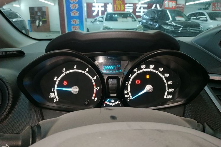 福特 嘉年华 2013款 三厢 1.5L 手动风尚型中控内饰14