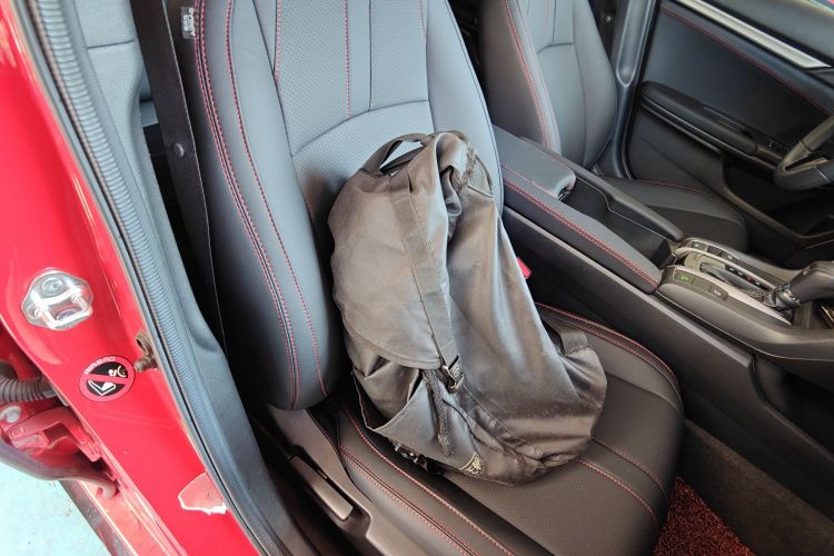 本田 思域 2021款 HATCHBACK 220TURBO CVT新锐控局部细节41