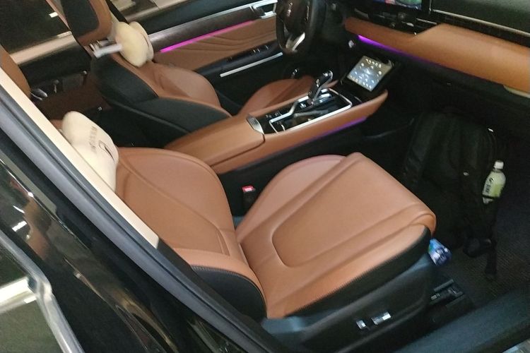 奔腾T99 2022款 20TD 自动运动尊享型特装版局部细节41