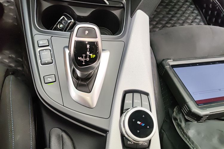 宝马3系 2018款 320i M运动套装局部细节18