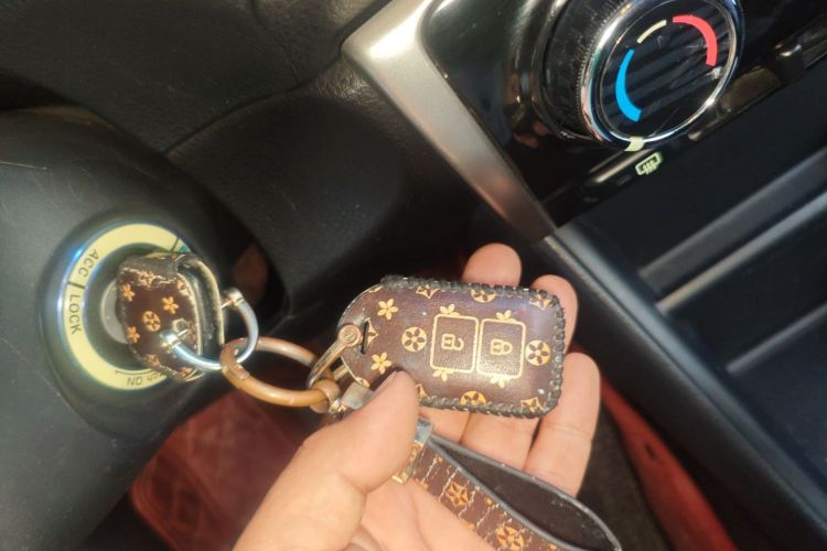 丰田 威驰 2019款 1.5L CVT创行版中控内饰7001