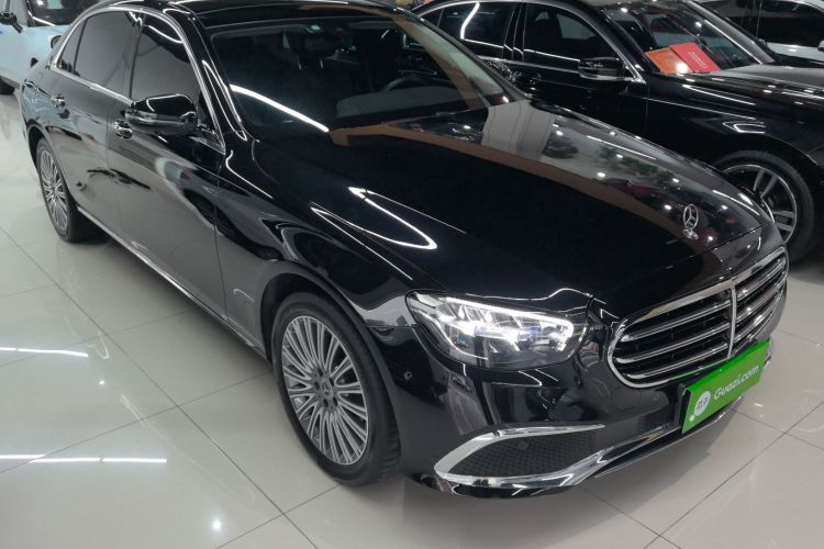 奔驰E级 2023款 改款 E 300 L 时尚型车身外观3