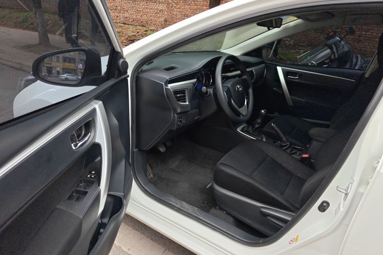 丰田 卡罗拉 2017款 改款 1.6L 手动GL中控内饰20