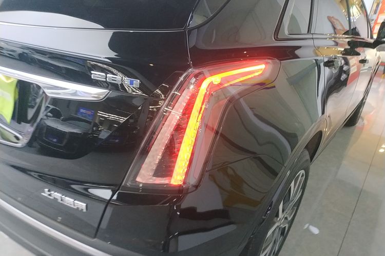 凯迪拉克XT5 2022款 2.0T 四驱豪华型（蜂鸟版）车身外观9