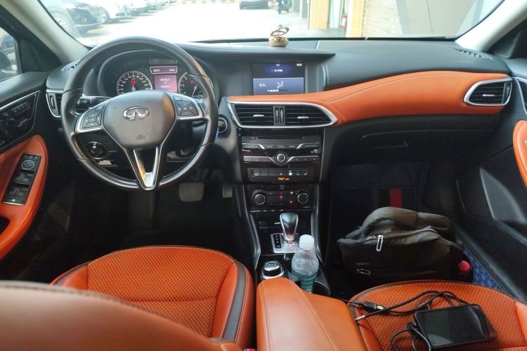 英菲尼迪QX30 2017款 2.0T 四驱运动版中控内饰12