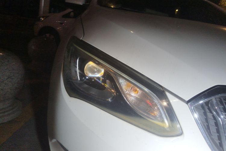 别克 英朗 2017款 15N 自动豪华型车身外观8